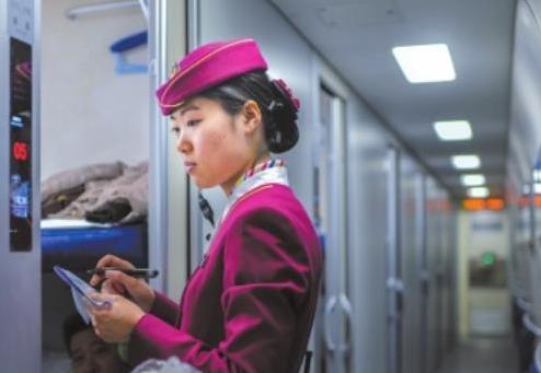 為何在火車上，乘務員都要把「臥鋪票收走？」看完才明白其中「貓膩」