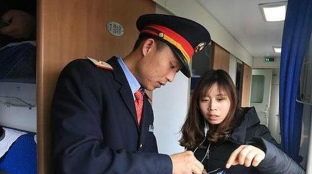 為何在火車上，乘務員都要把「臥鋪票收走？」看完才明白其中「貓膩」