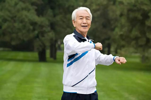每天甩手5分鐘，排毒、減脂、強心髒……壽命更長久！ 