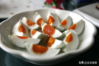 醫生表示：睡覺時有4種表現，十有八九心不好，及早檢查，防心梗