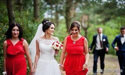 結婚婆婆給8萬彩禮，兒媳生病婆婆親自去伺候，聽到對話她心寒了