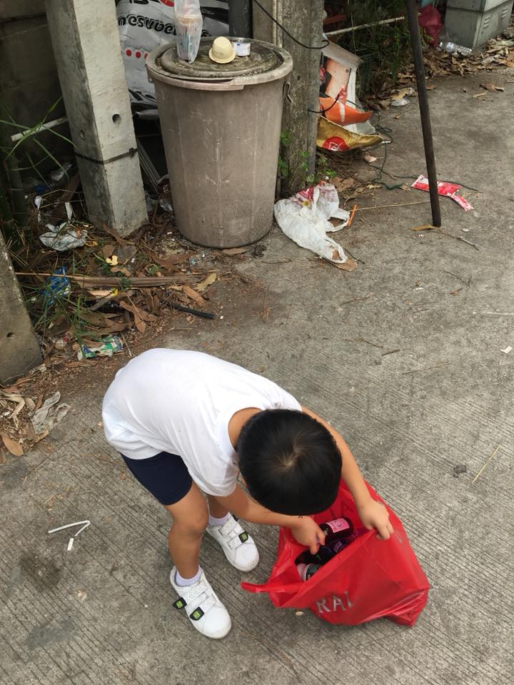 5歲兒子不想上學「辣媽爽快請假帶他出門玩」玩不到半天「兒子就哭求回去上學」神教育被讚翻