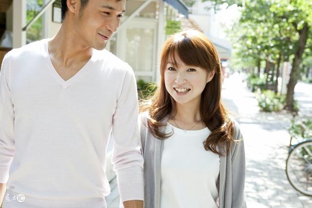 結婚婆婆給十萬彩禮，去婆家路上碰到一個乞丐，媽堅決不讓我嫁了