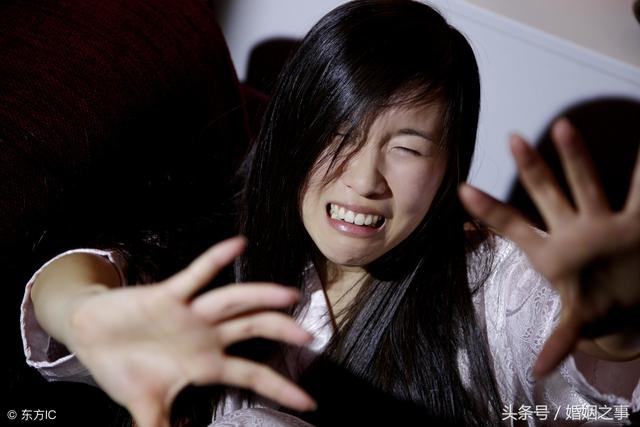 和前夫相約去辦離婚，出門看了前夫拿給我的7字簡訊，我泣不成聲