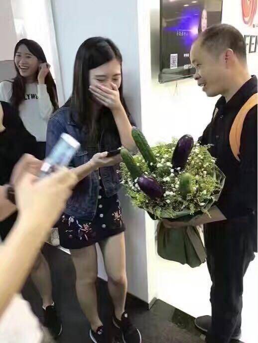 小叔子結婚，婆婆逼我把我娘家陪嫁房子過戶給他，隔天睜眼我樂了