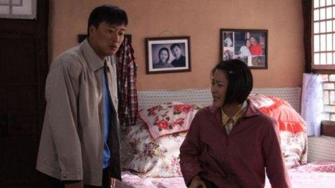 連生兩女兒，婆婆讓我每月交2000房租，給她3萬後，婆婆後悔莫及