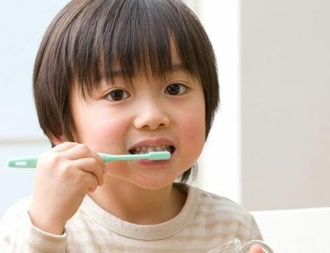 父母必知：兒童換牙時間表，別讓「六齡牙」毀了孩子一生