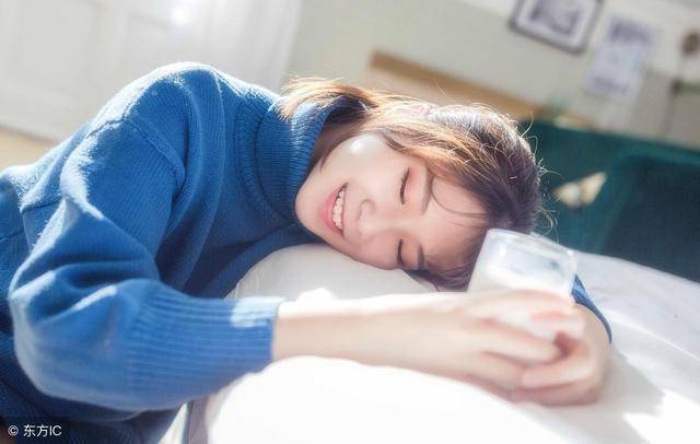 妻子罵丈夫沒出息，他生氣離家，奮鬥八年成老闆後回家，進屋愣了