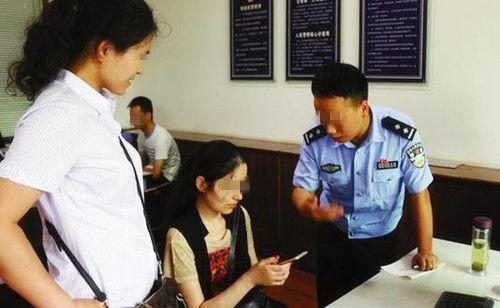 4歲兒子下落不明，鄰居過來安慰，狗卻叫個不停，母親果斷報了警