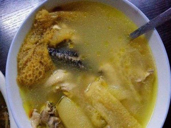 婆婆重病住院，兒媳天天送補湯，醫生嘴饞偷嘗了一口，悄悄辭了職