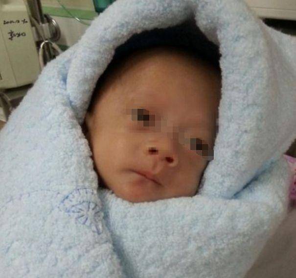 龍鳳胎剛出生，婆婆就趕來搶，小舅子直接一下過去，婆婆蒙了