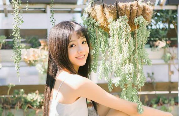 哥哥賣房替弟弟還40萬欠債，妻子要離婚，兩年後男子的福報來了