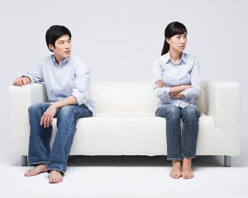 我媽生病我把她接進城，老婆卻總往娘家跑，我媽說老婆比我孝順