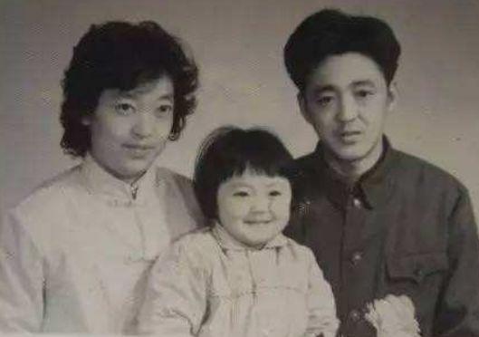 母親去世女兒返家奔喪，半夜聽到母親房中有聲音，仔細一聽卻哭了