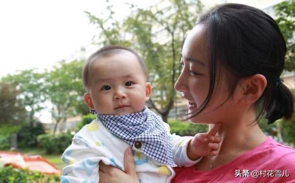 婆婆來伺候月子，女子把她趕走，打開衣櫃後，她淚如雨下