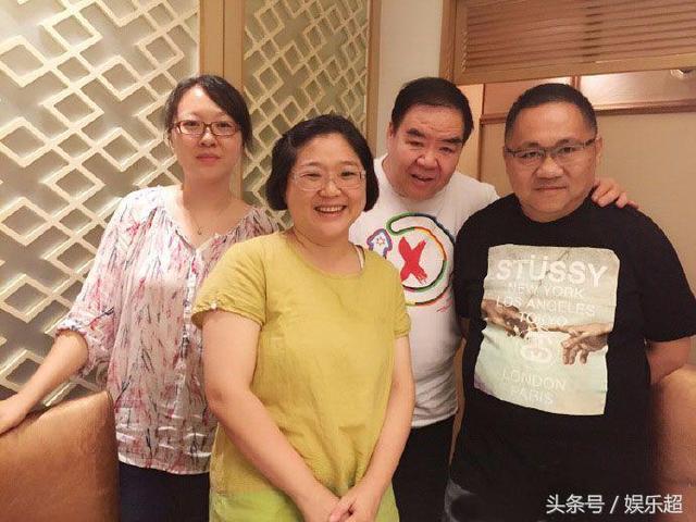 62歲呂良偉與67歲鄭則仕近照對比，網友感慨：兩人妻子差距太大 !
