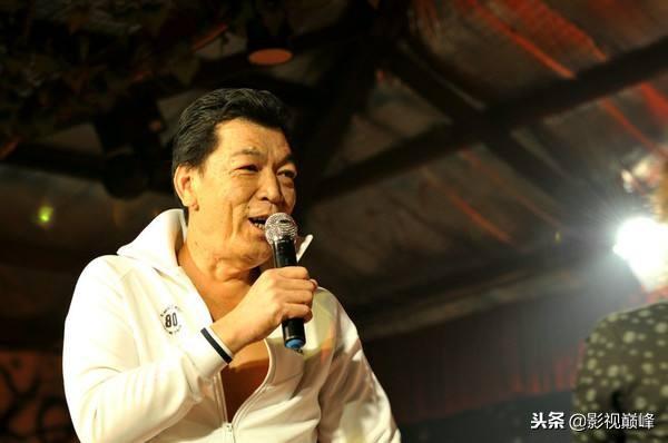 藍潔瑛走了，他再次被翻出，原來他也是藍潔瑛的貴人！