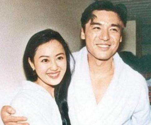 五個娶了「敗家媳婦」的男星，圖1每年給老婆兩億，圖5被敗光！