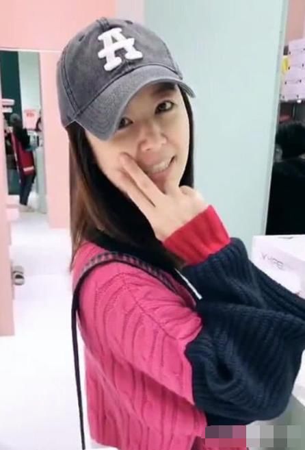 林心如閨蜜不小心曝光其素顏照，連唇膏都沒塗，網友：大跌眼鏡咩！