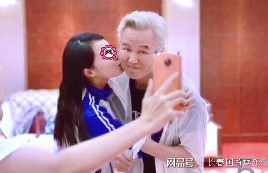 張庭老公與女子的親密合影照流出，稱「對大哥的愛是發自內心的。」