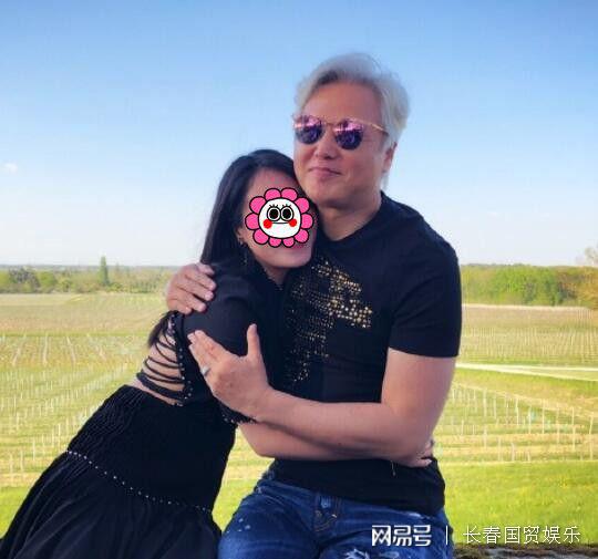 張庭老公與女子的親密合影照流出，稱「對大哥的愛是發自內心的。」
