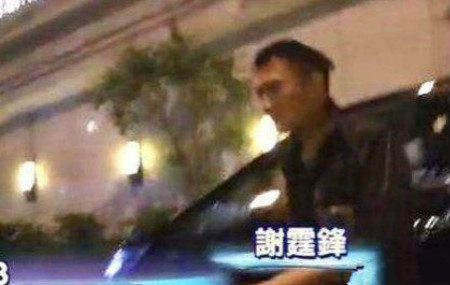兒子quintus因發燒住院，謝霆鋒張柏芝合體現身醫院 ！