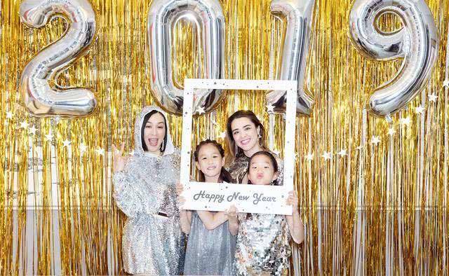鍾麗緹混血大女兒21歲生日曬自拍，形象和氣質與媽媽越來越像