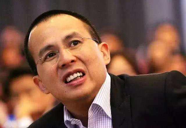 李澤楷離開父親的庇佑，本身實力創業，生命中最大的貴人是嫂嫂，幫忙他成功大賺千億