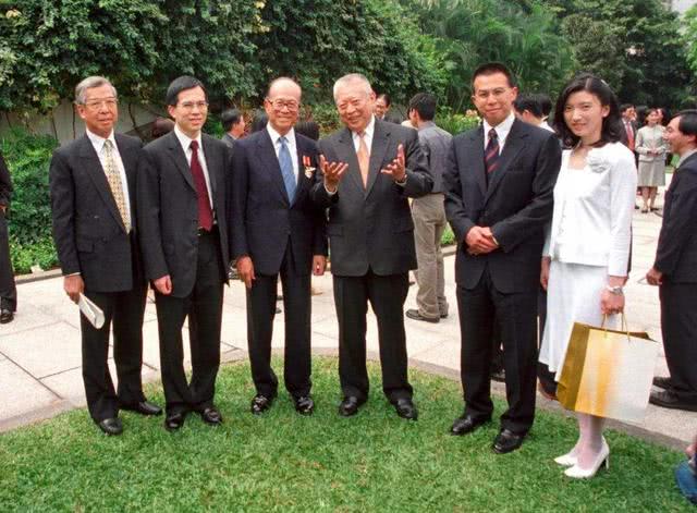 李澤楷離開父親的庇佑，本身實力創業，生命中最大的貴人是嫂嫂，幫忙他成功大賺千億