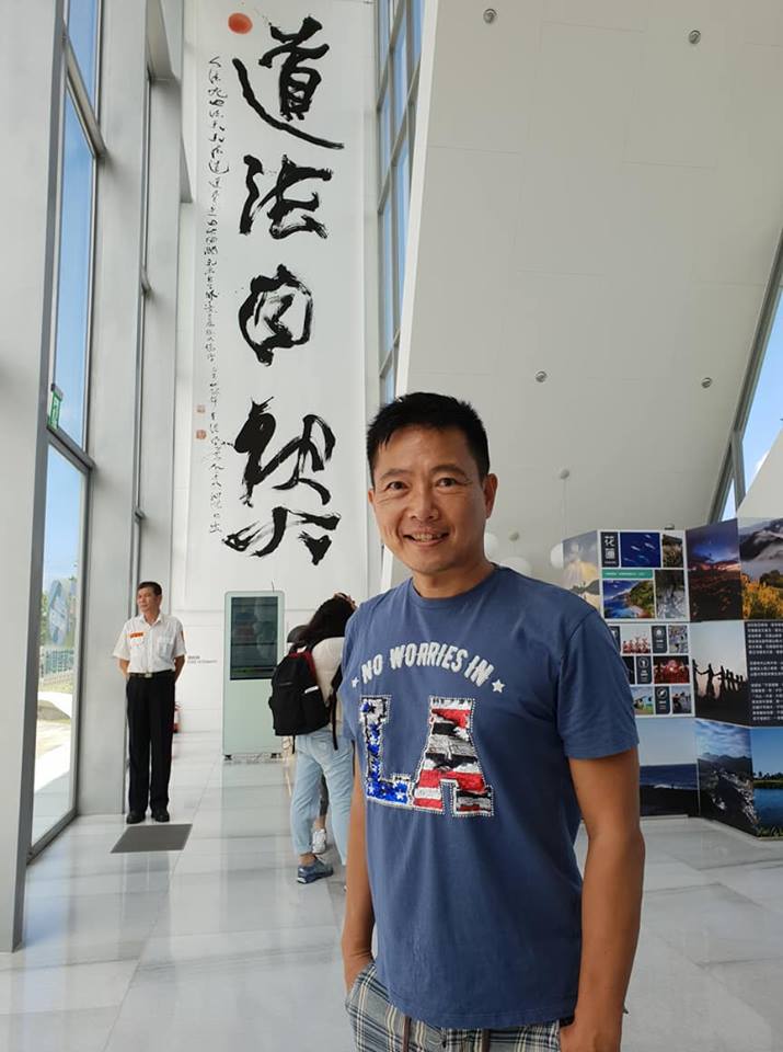 蘇逸洪「退休11個月」近況曝光！爽坐郵輪「環遊世界11圈」　「5分鐘買房轉手賺400萬」理財有成