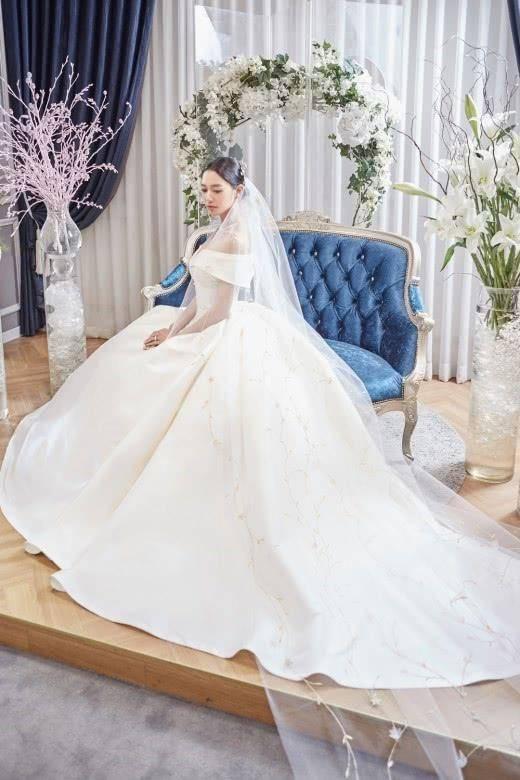 韓國性感女星克拉拉結婚 曾與筷子兄弟演情侶
