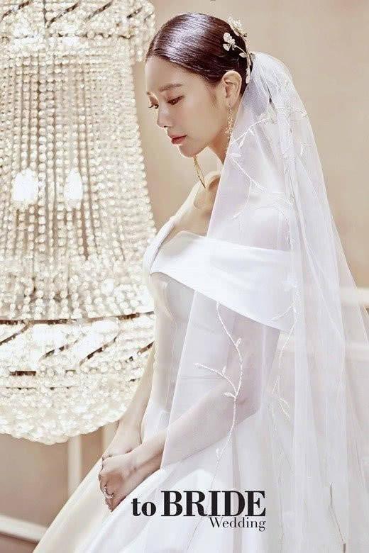 韓國性感女星克拉拉結婚 曾與筷子兄弟演情侶