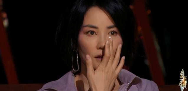 主持人問王菲，你這一輩子「最愛的男人是哪個」？王菲的回答讓人出乎意料