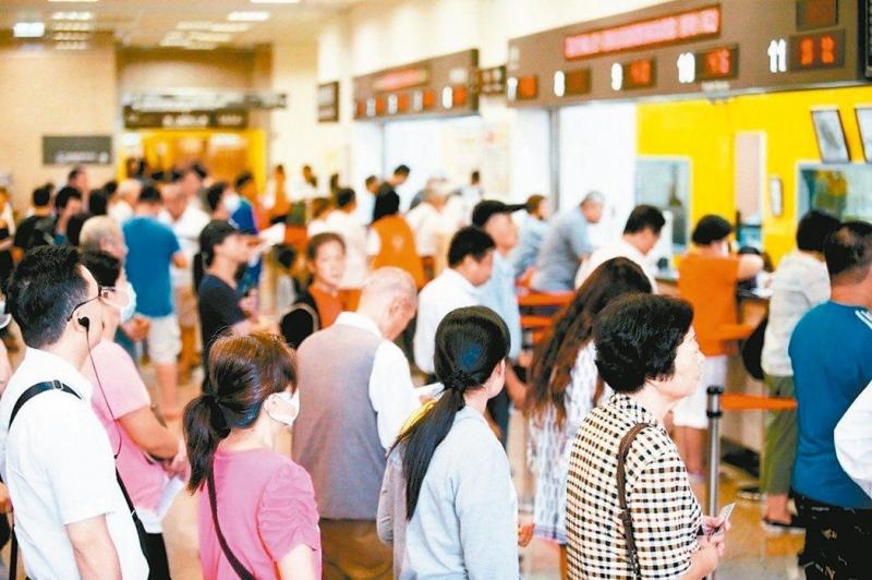 一出國就停保！旅外國人回台「爽用健保2.8億元」，健保署宣布「決定出新招對付」要遏止歪風！ 