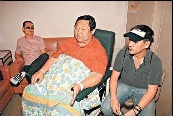 憑「周伯通」一角成名，如今孤身一人，晚年生活讓人心酸！