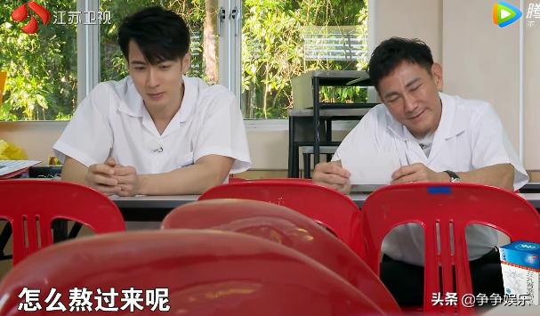 吳尊淚問：「媽走了，怎麼熬過來的？」 72歲爸坦承「靠鎮定劑入睡」逼哭萬人：相信她沒遺憾了... 