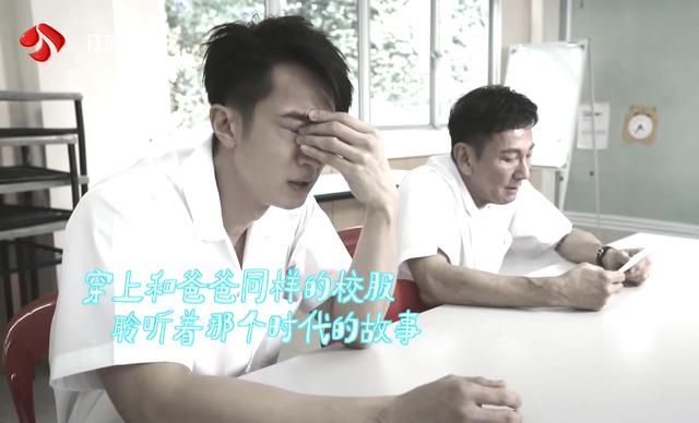 吳尊淚問：「媽走了，怎麼熬過來的？」 72歲爸坦承「靠鎮定劑入睡」逼哭萬人：相信她沒遺憾了... 