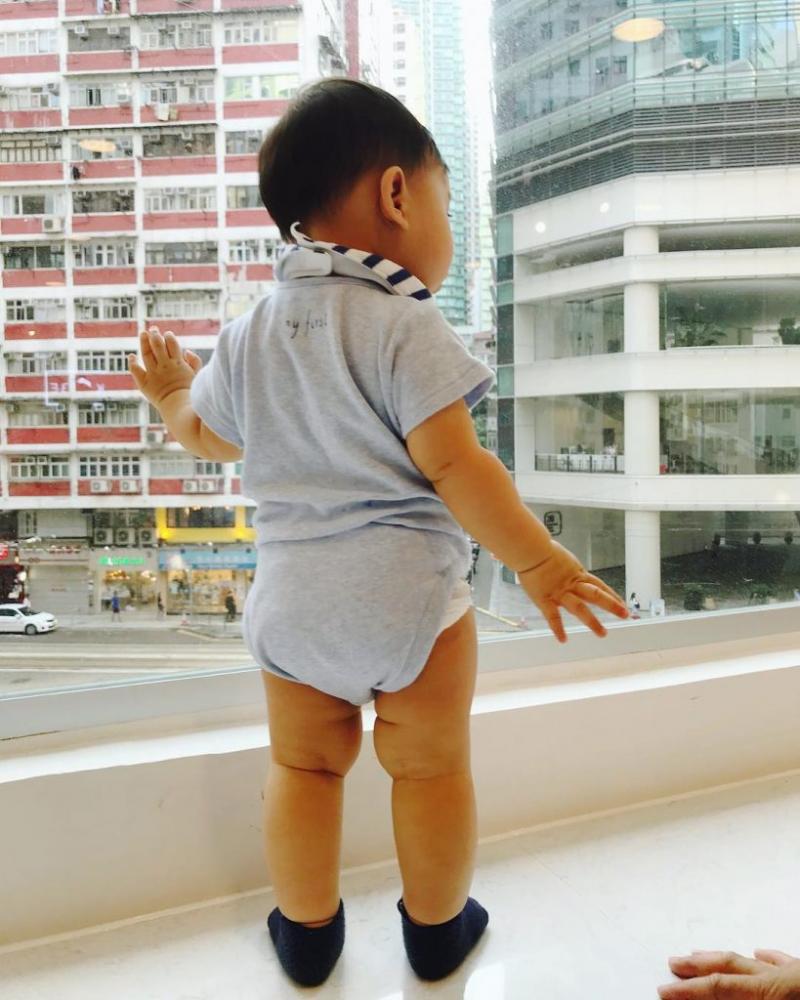 大個仔啦！Brendan學會說話後，最常說的不是『媽媽』而是oo！ 胡杏兒：對他比較重要