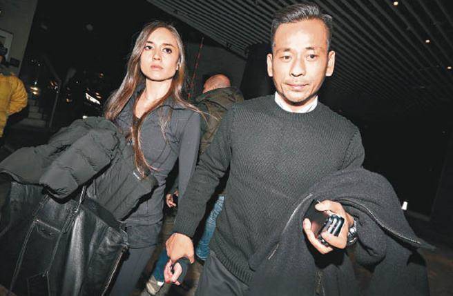 洗米華「浪子回頭」與正宮一家人歡樂游歐洲，將小三Mandy留在英國獨守空房… 網友：抵死！