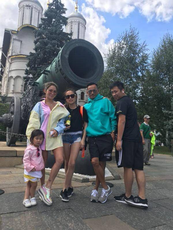 洗米華「浪子回頭」與正宮一家人歡樂游歐洲，將小三Mandy留在英國獨守空房… 網友：抵死！