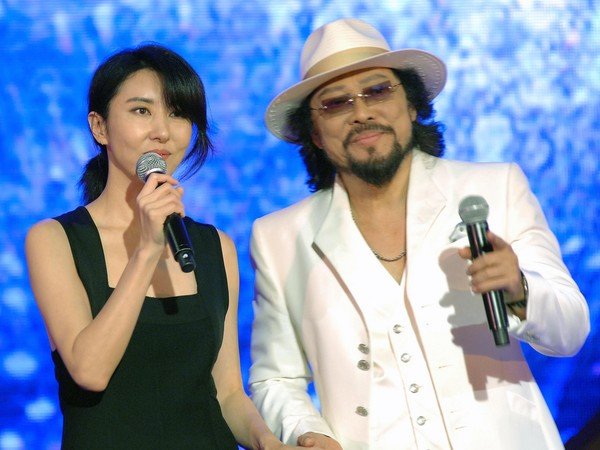 張菲出面點點名：這些女藝人「要上她們太容易」！網友：你曾志偉對照組？