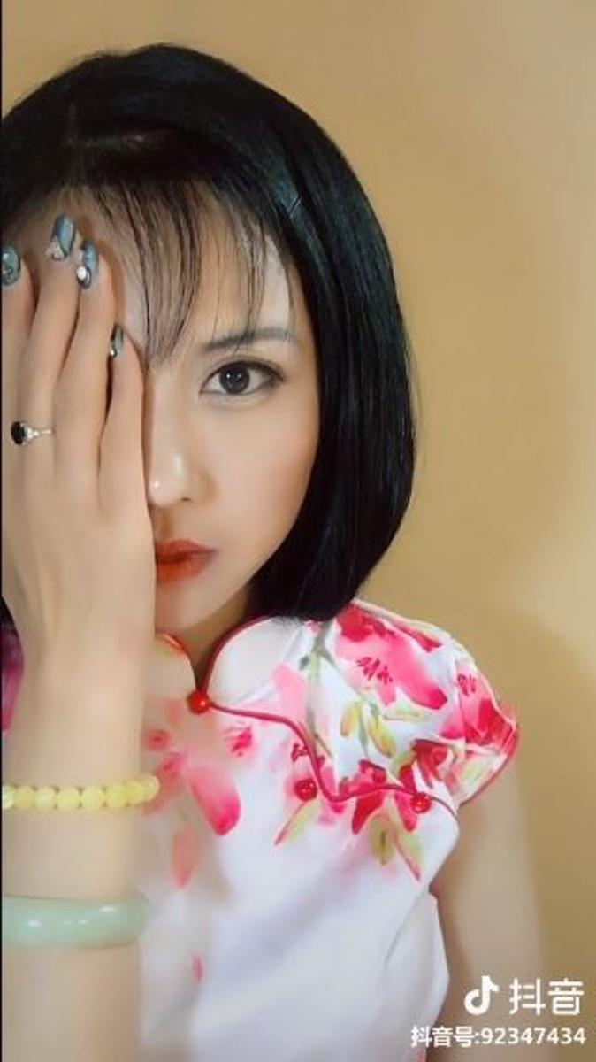 一人頂半個演藝圈！村姑超強仿妝震撼網友，劉嘉玲也驚呼：妝化得比我好！