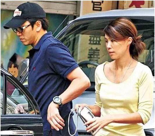 一婚娶港姐，二婚娶助手，三婚娶小20歲女星，54歲成人生贏家