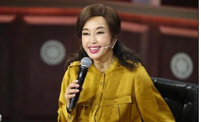 劉曉慶未修圖嚇壞網友，五官僵硬面色蠟黃太滲人了