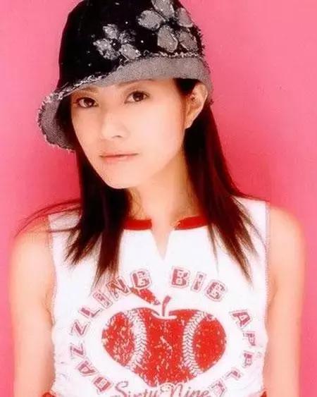 她紅到拒絕周星馳，窮到靠粉絲救濟，她留給一代人的「少女情懷」，如今成這模樣....！ 