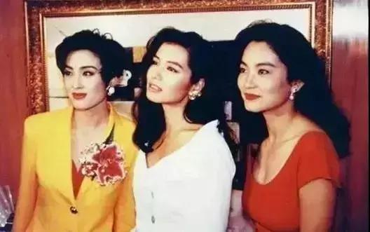 美貌太驚豔！58歲的鐘楚紅近照曝光「用生活追逐年輕」為愛人單身11年：沒有誰能比他更好