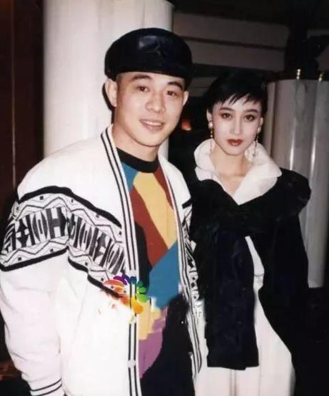 李連傑老婆利智近照曝光, 看了照片後, 網友: 怪不得李連傑身體這麼弱！