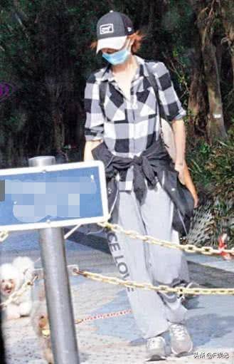 張曼玉搬去平民區，過隱居生活，現在的她是真的太瘦了！