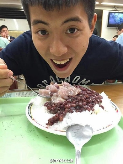 小S都為他臉紅！《康熙》爆紅「台灣最帥消防員」回來了，4年後「鮮肉天菜再進化」全網暴動！