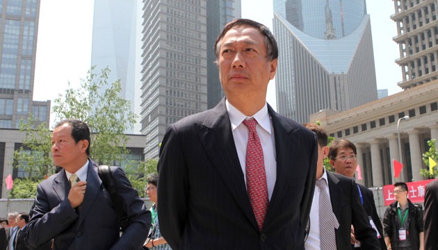 霸氣郭台銘「育兒方式」首度曝光！曾馨瑩坦言：「他太瘋我會阻止他...」想不到郭董是這種爸爸！ 